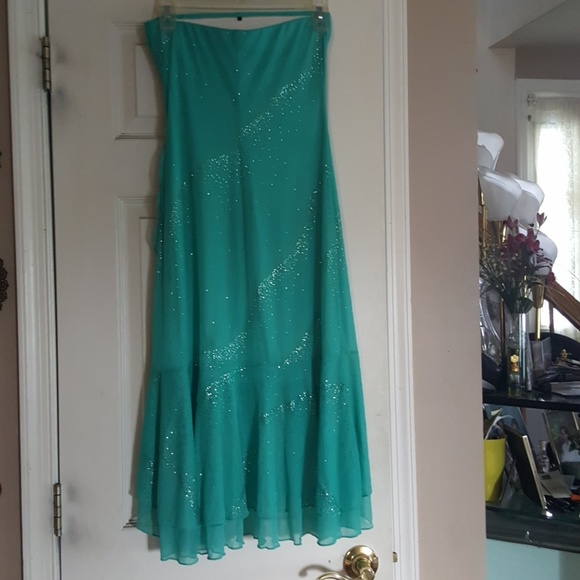 Teal Prom/ Formal Dress - Picture 4 of 4